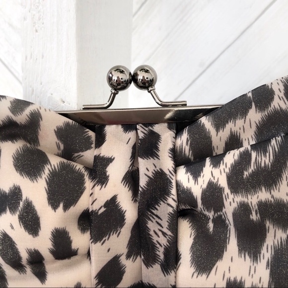 Betsey Johnson leopard print clutch - Picture 2 of 5